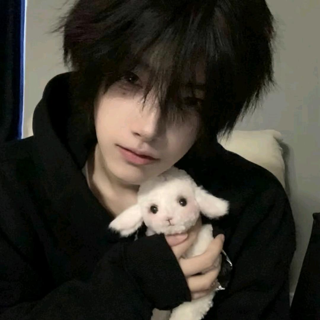 嘻嘻(｡･ω･｡)ﾉ♡