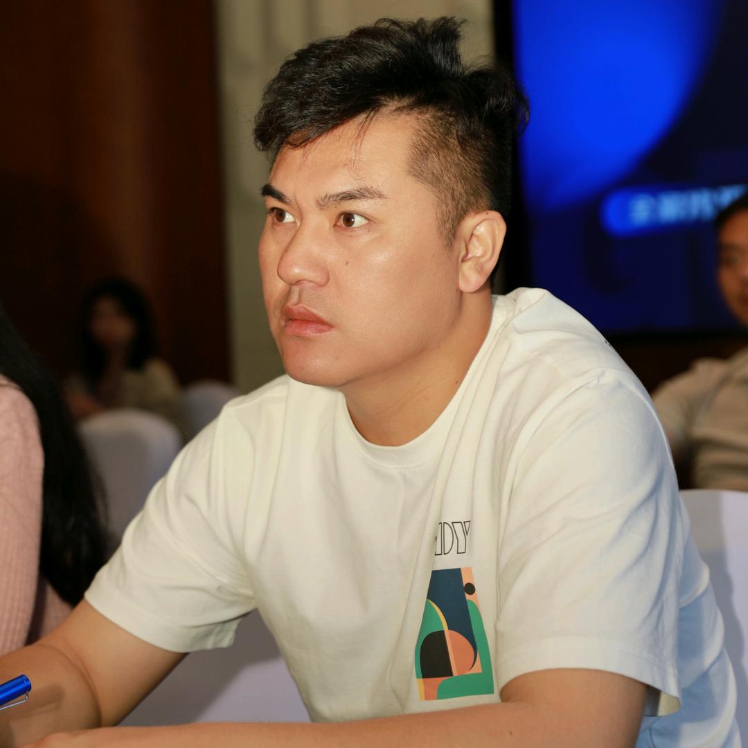 开元大学里王钢