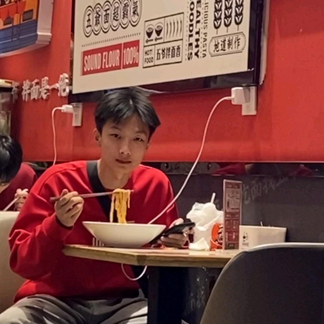 程ᒼᒼ