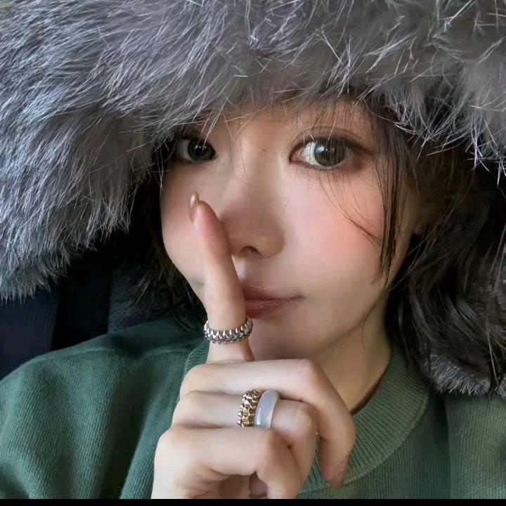 佟小白（高级穿搭）