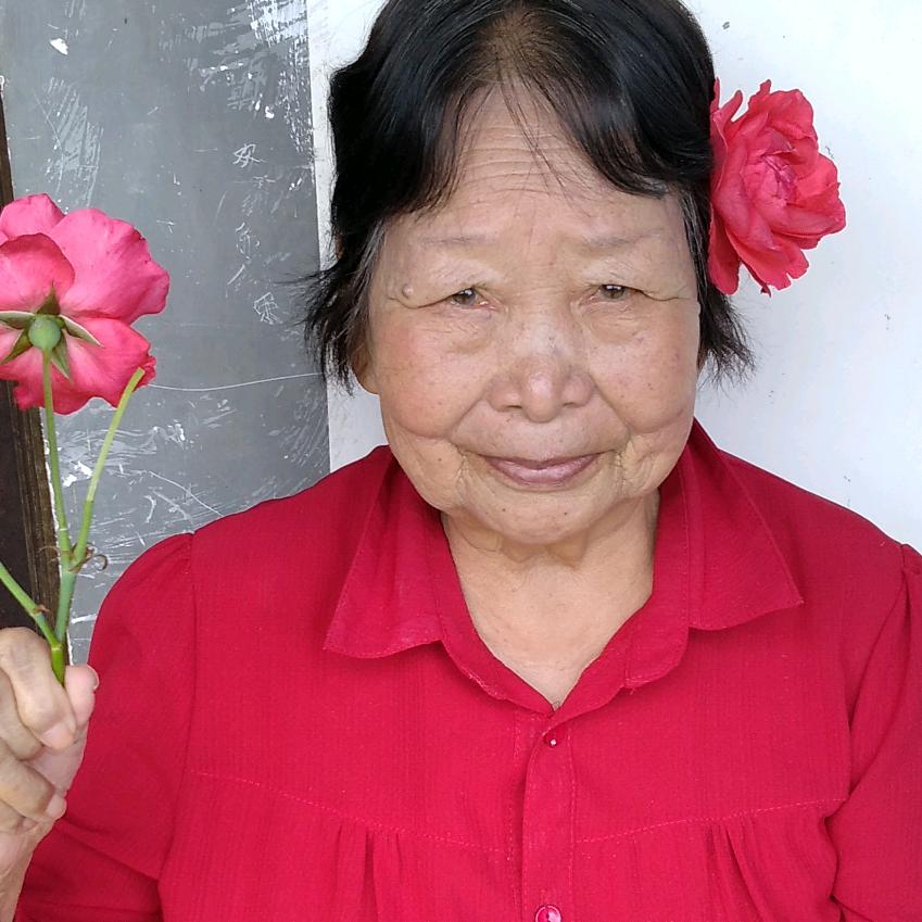 邱忠芬