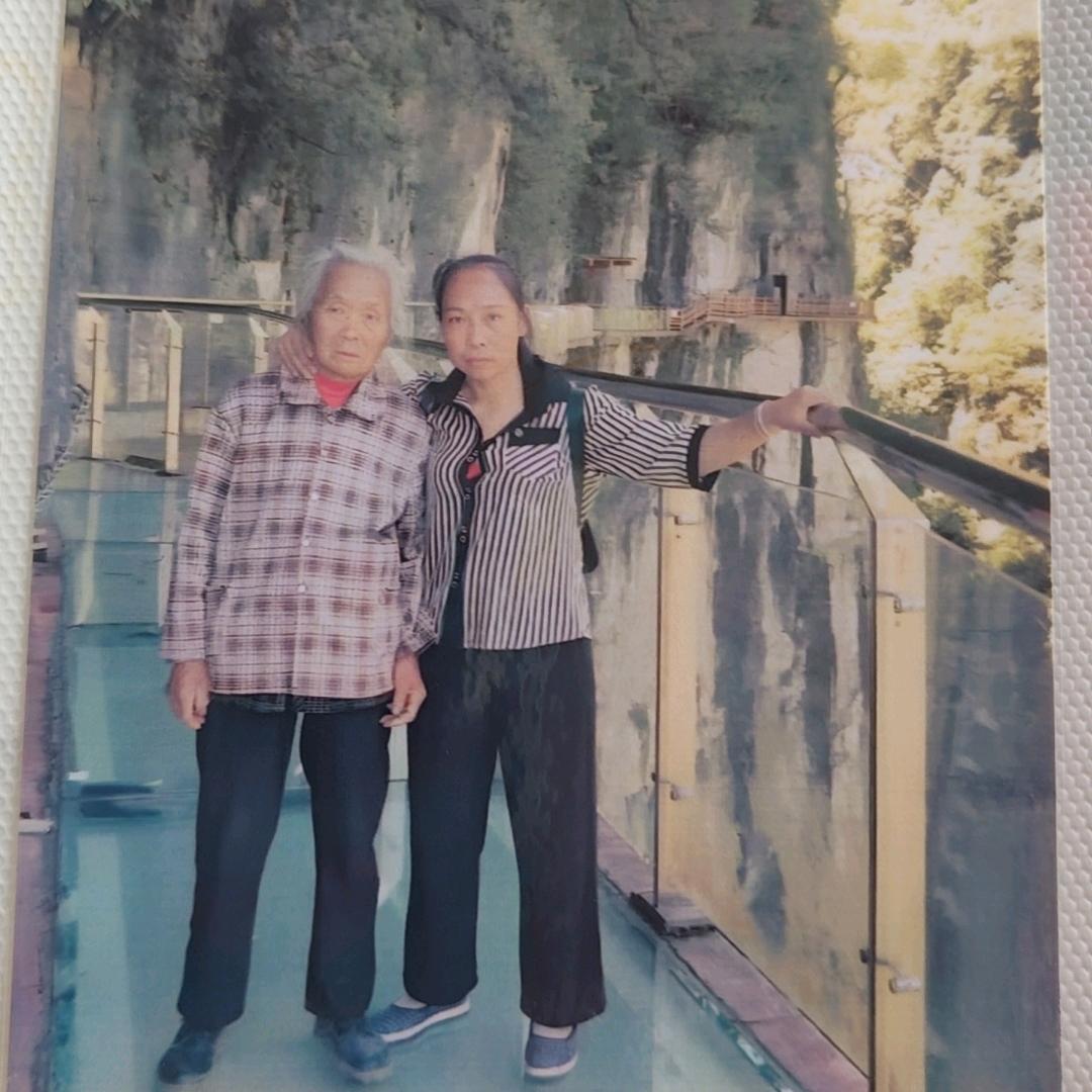 刘学凤