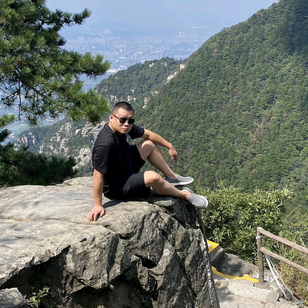 汤泉兄弟