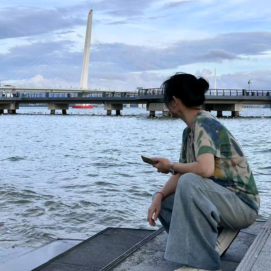 手刘余香