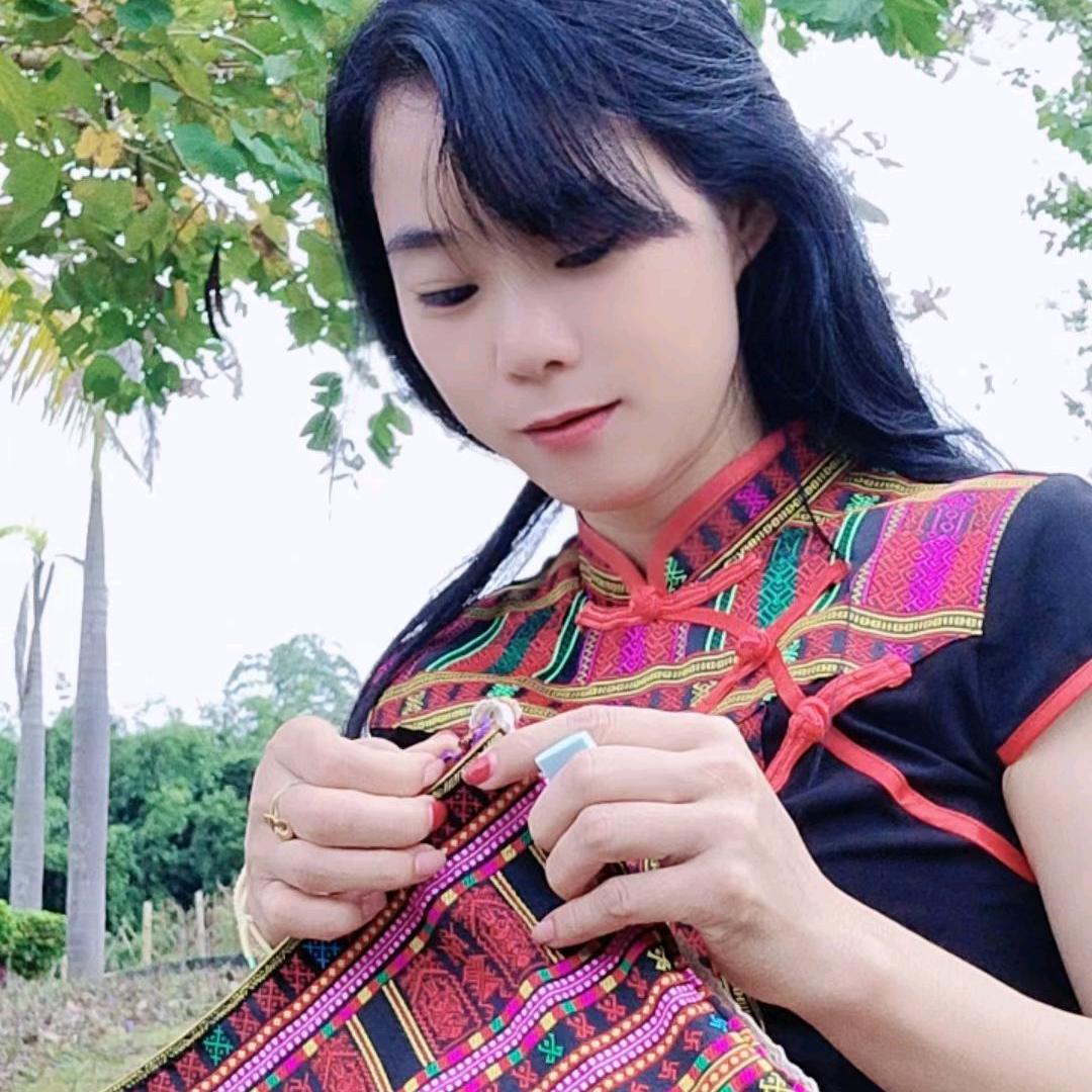 黎家阿妹服装店批发白沙老市场二楼门号86