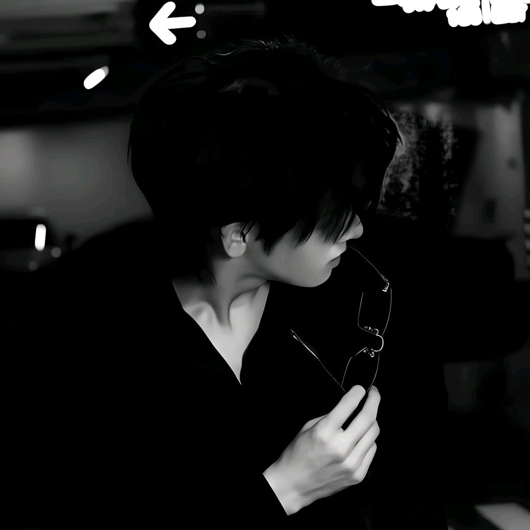 隨手折梅斷流雲