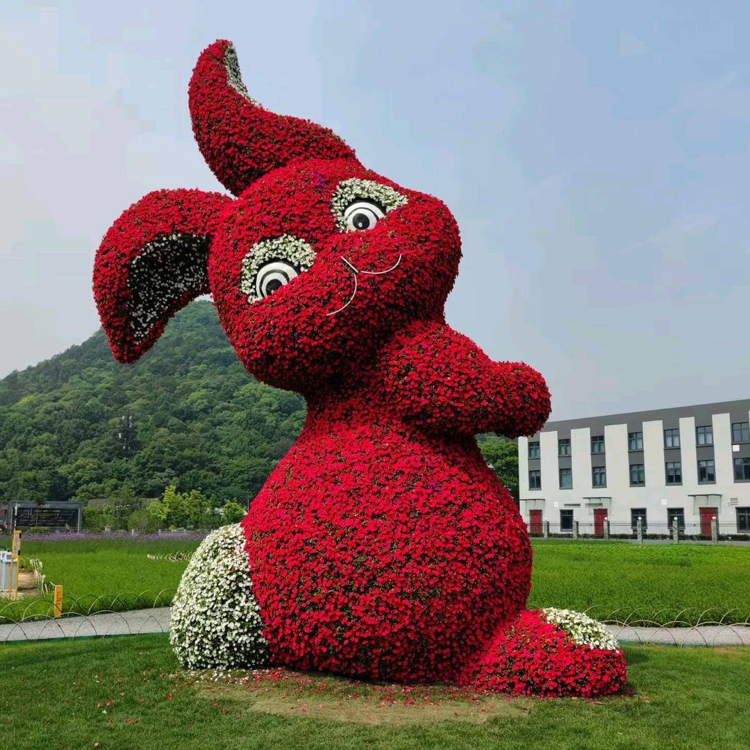 兔子警官爱吃胡萝卜🥕