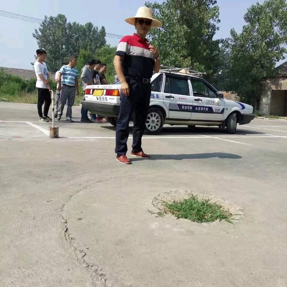 灌云驾校程教练
