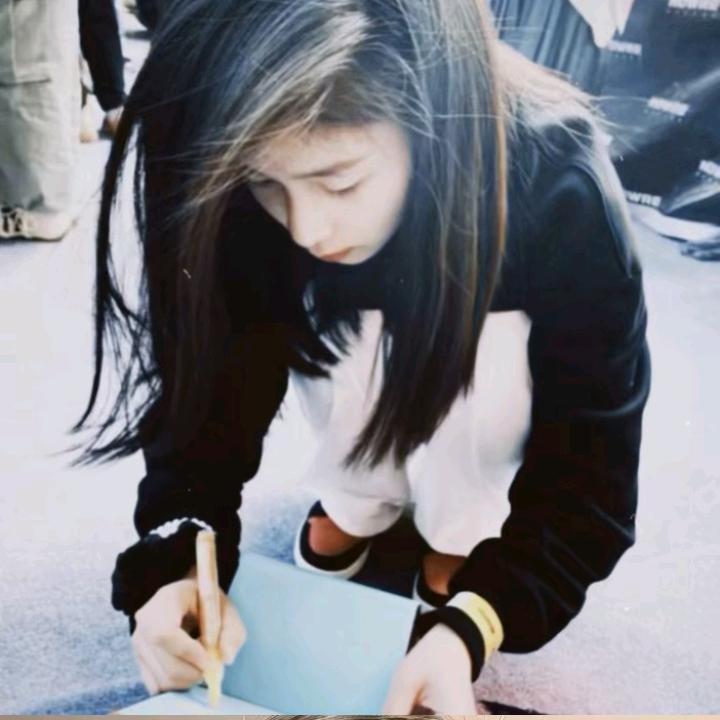 ， 。