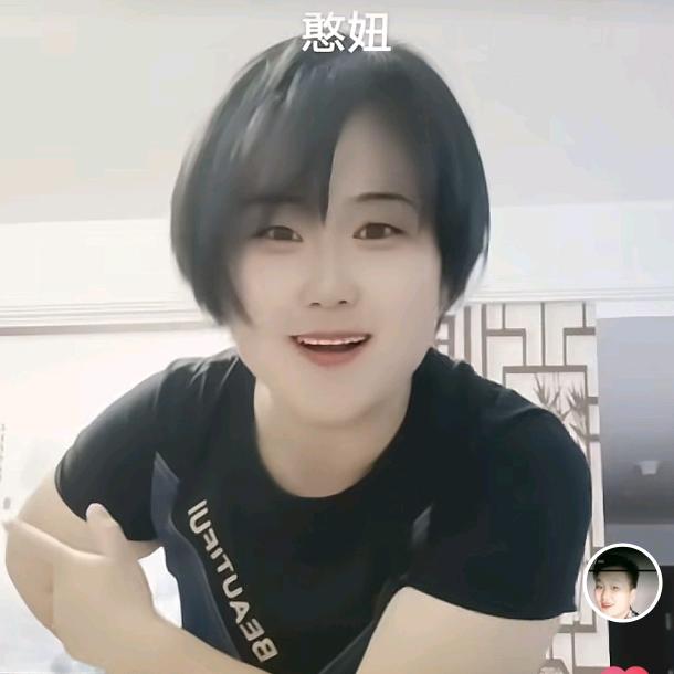 农村憨妞