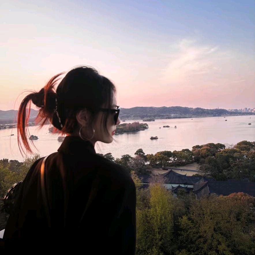 琳.