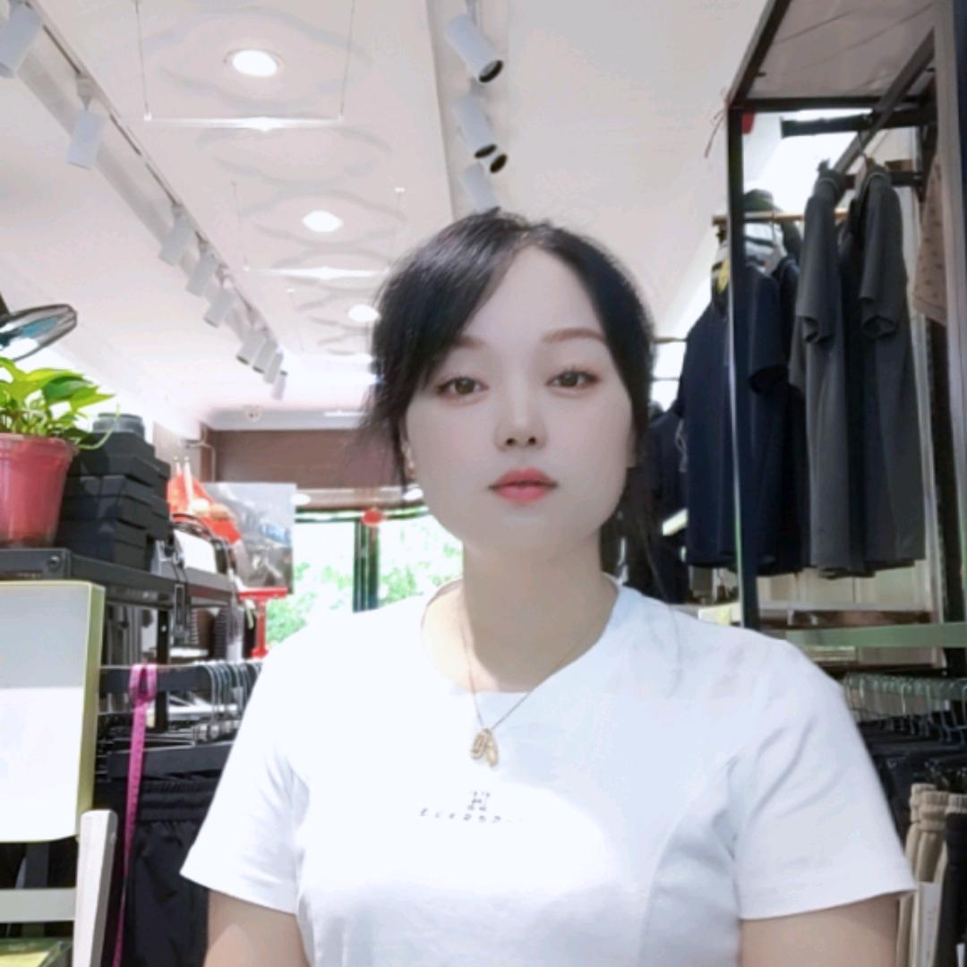 姚姚（益阳船王男装）