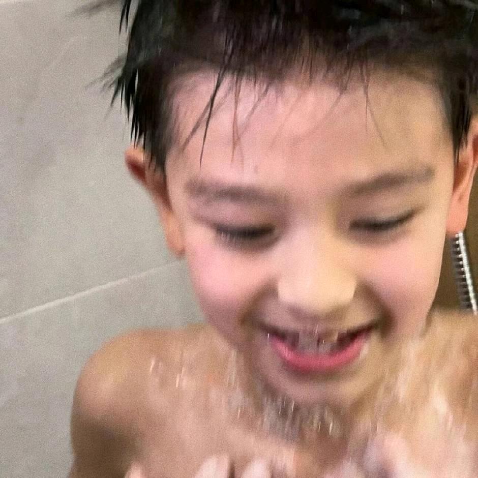 灰 太 狼