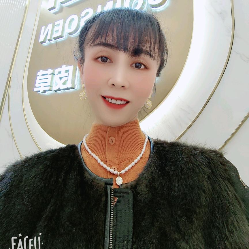素引女装乐山1店小秦