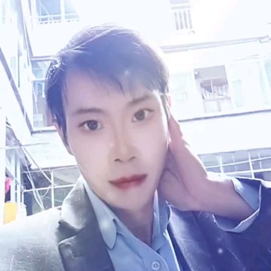 单亲爸爸货车师傅