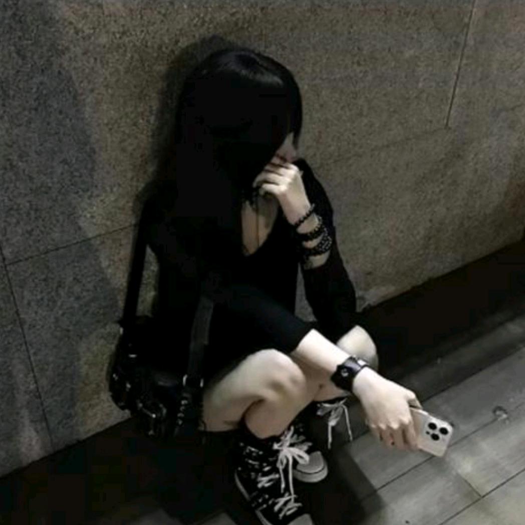 小彤.