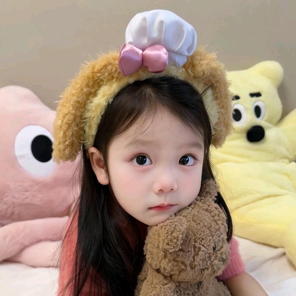 你看起来傻傻的^