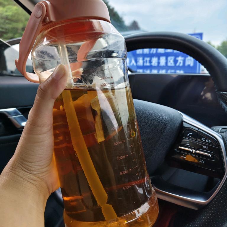 夜里🌃的☞女孩