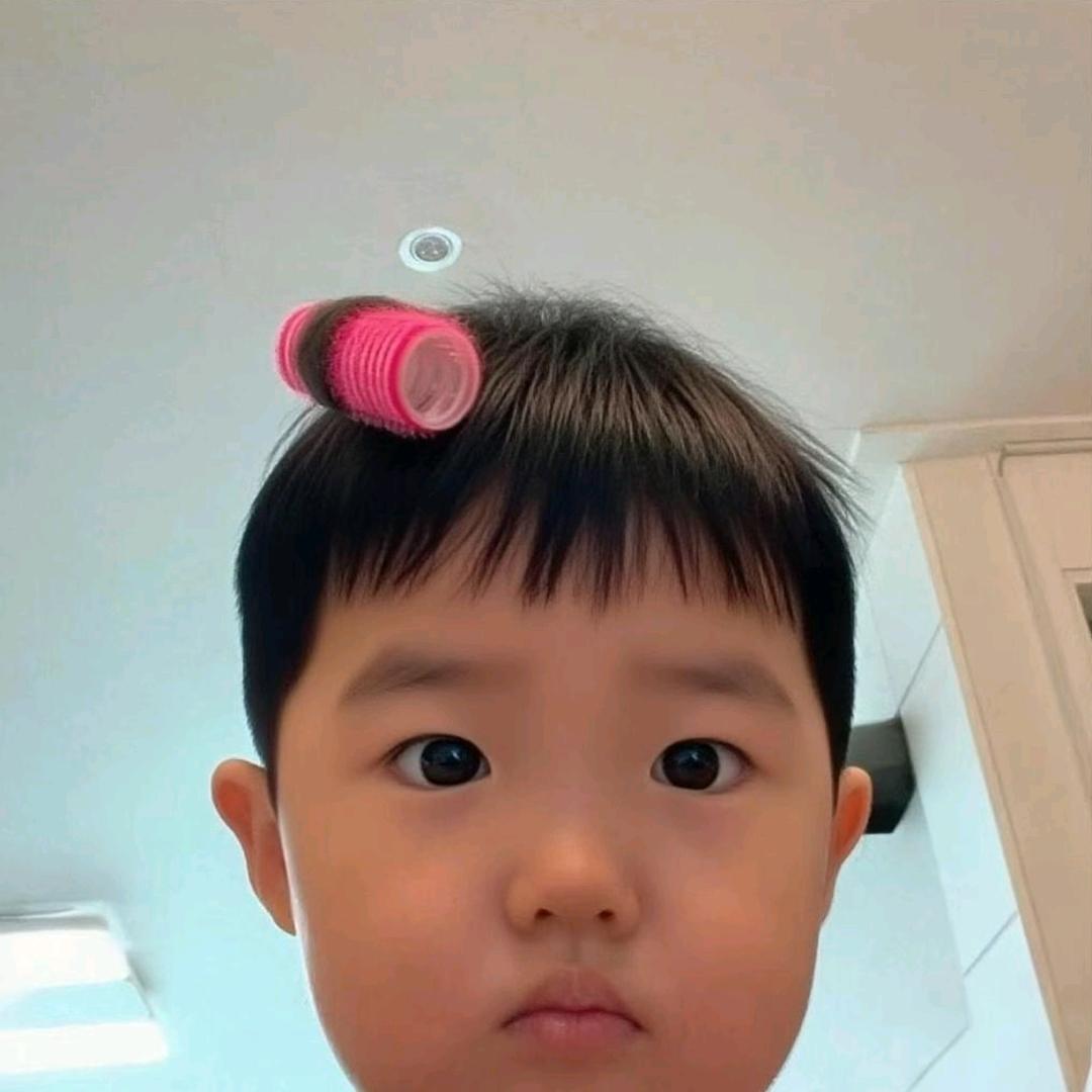 1025