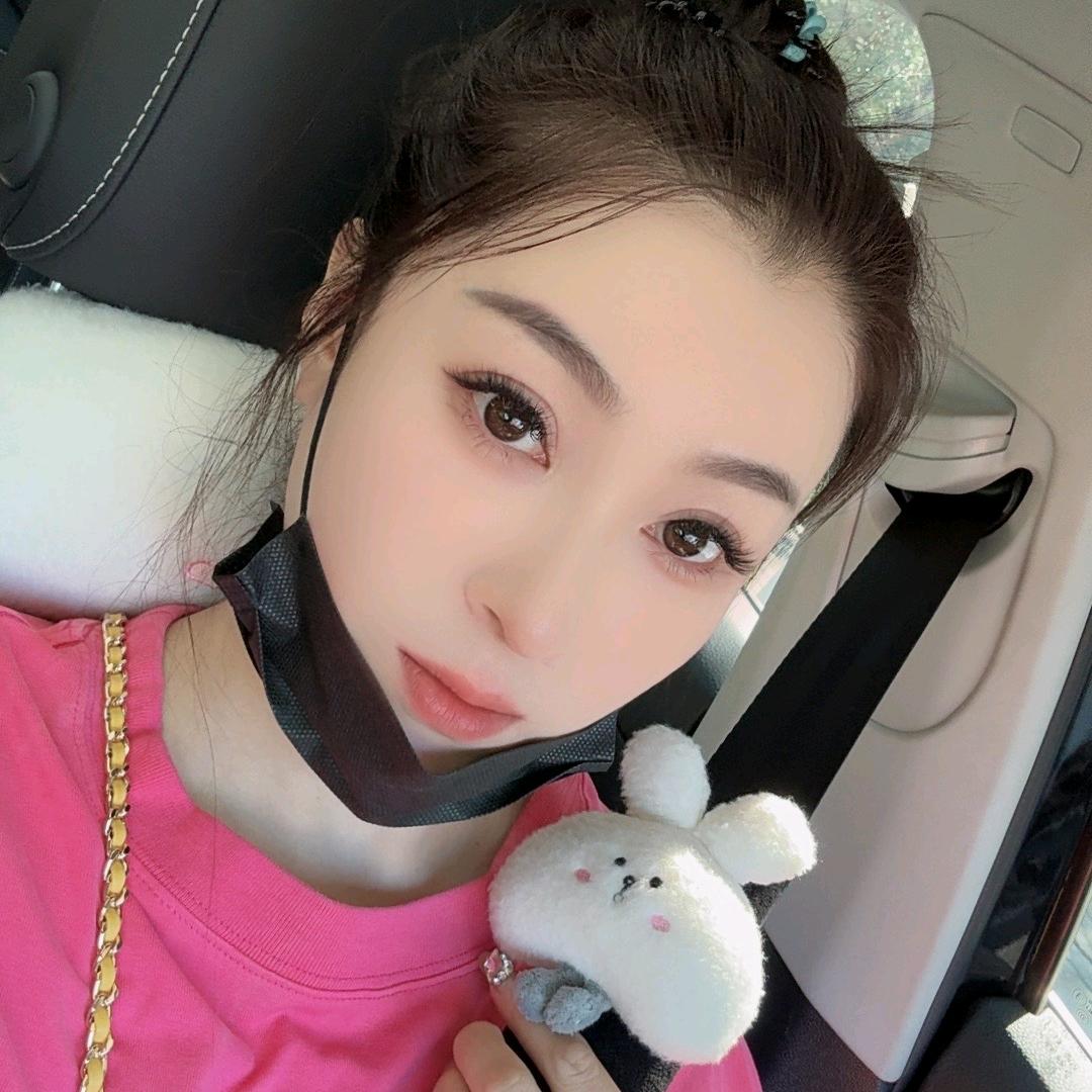 九儿（下午17.30首播）李妍服装店