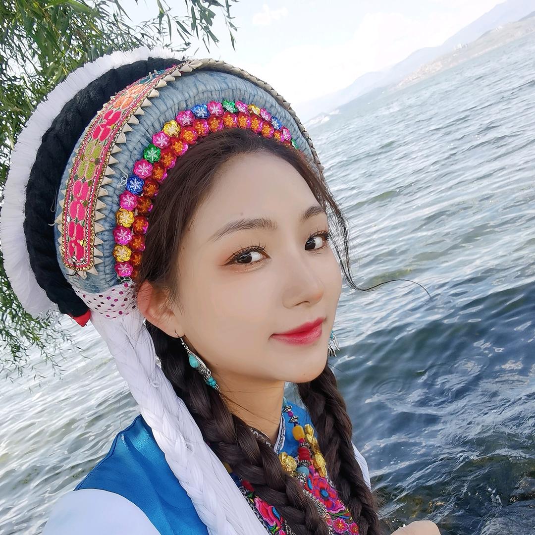 白族赵姑娘🌻🌻
