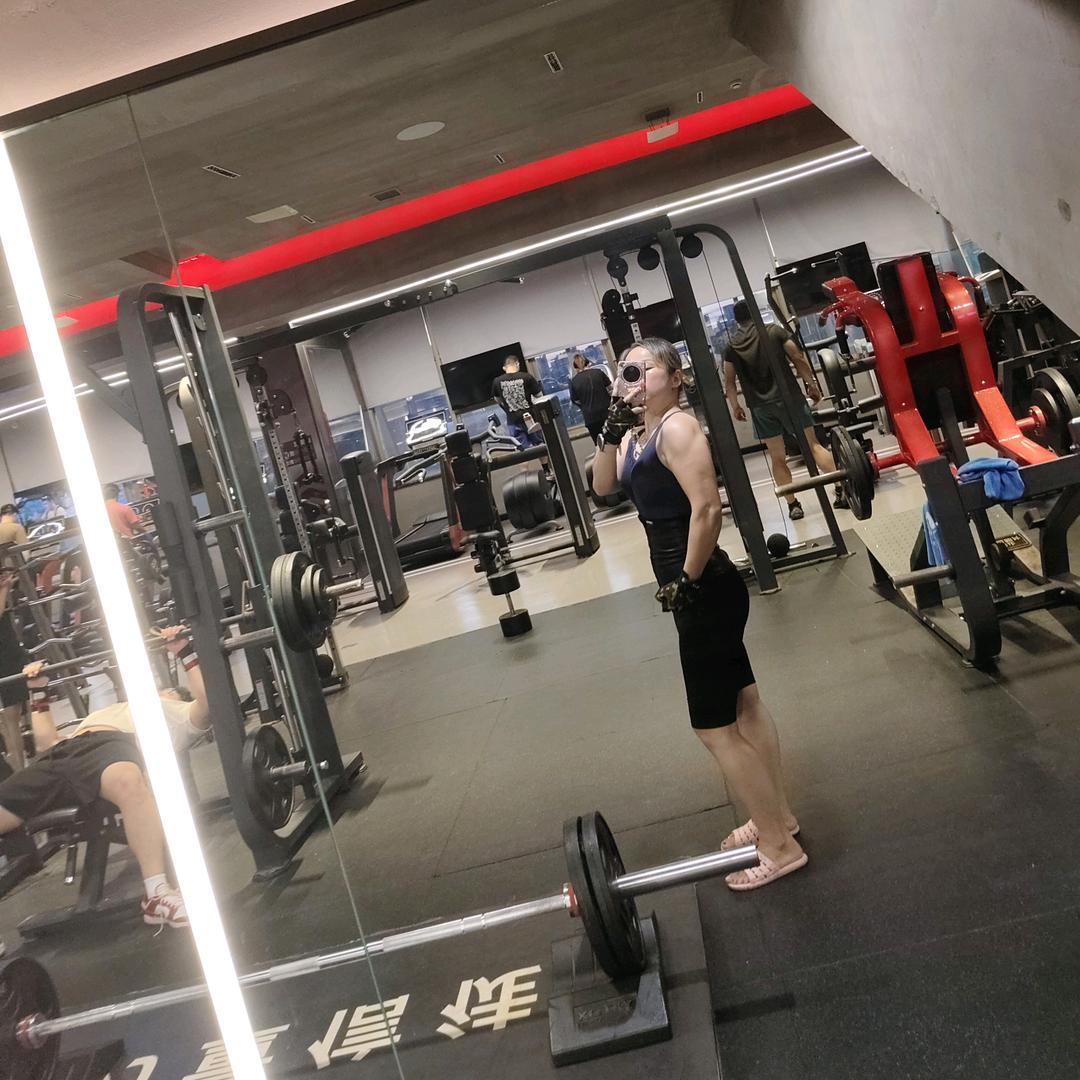 往后瑜生Ann