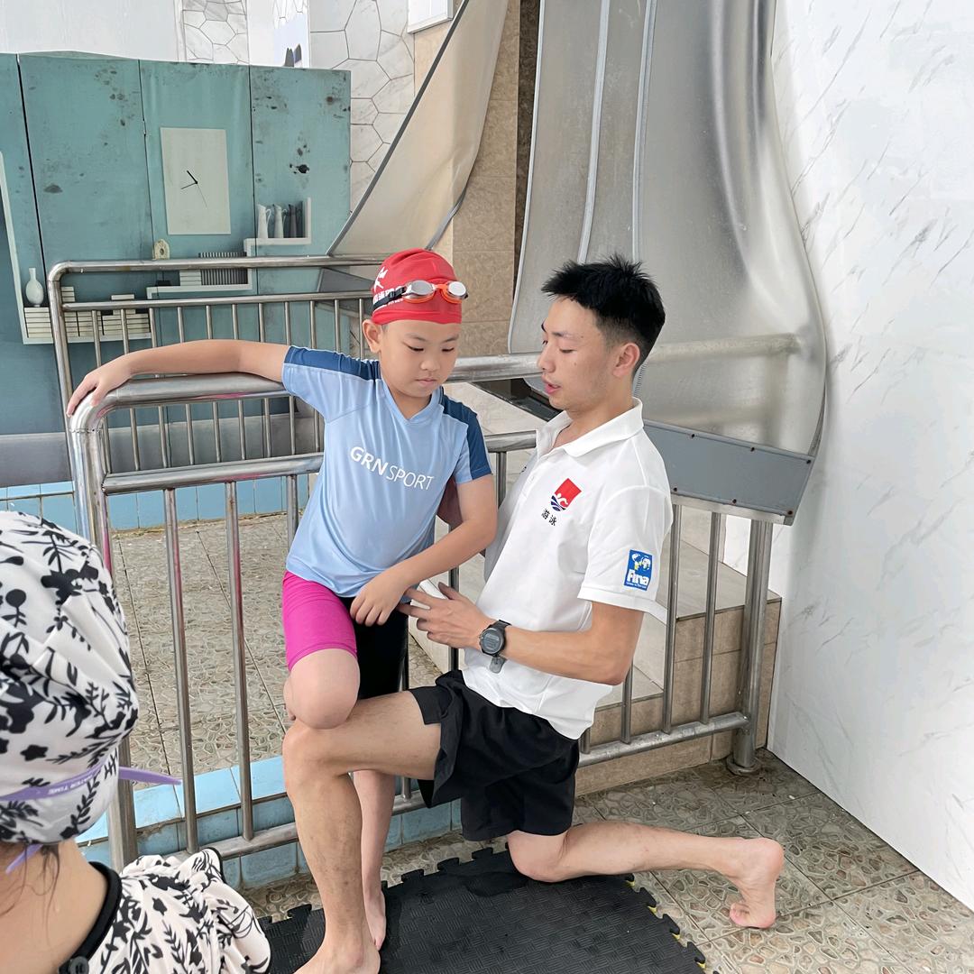 全星游泳健身吴教练
