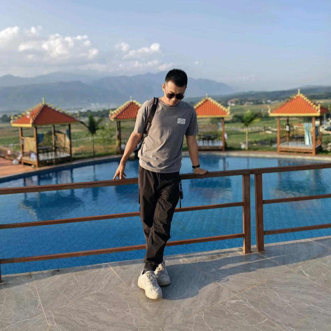 孟定麒麟广告装璜部+监控安装