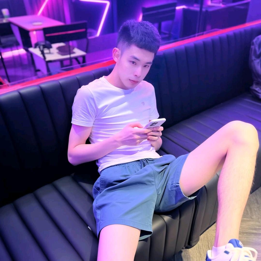 退。。。。场，，，