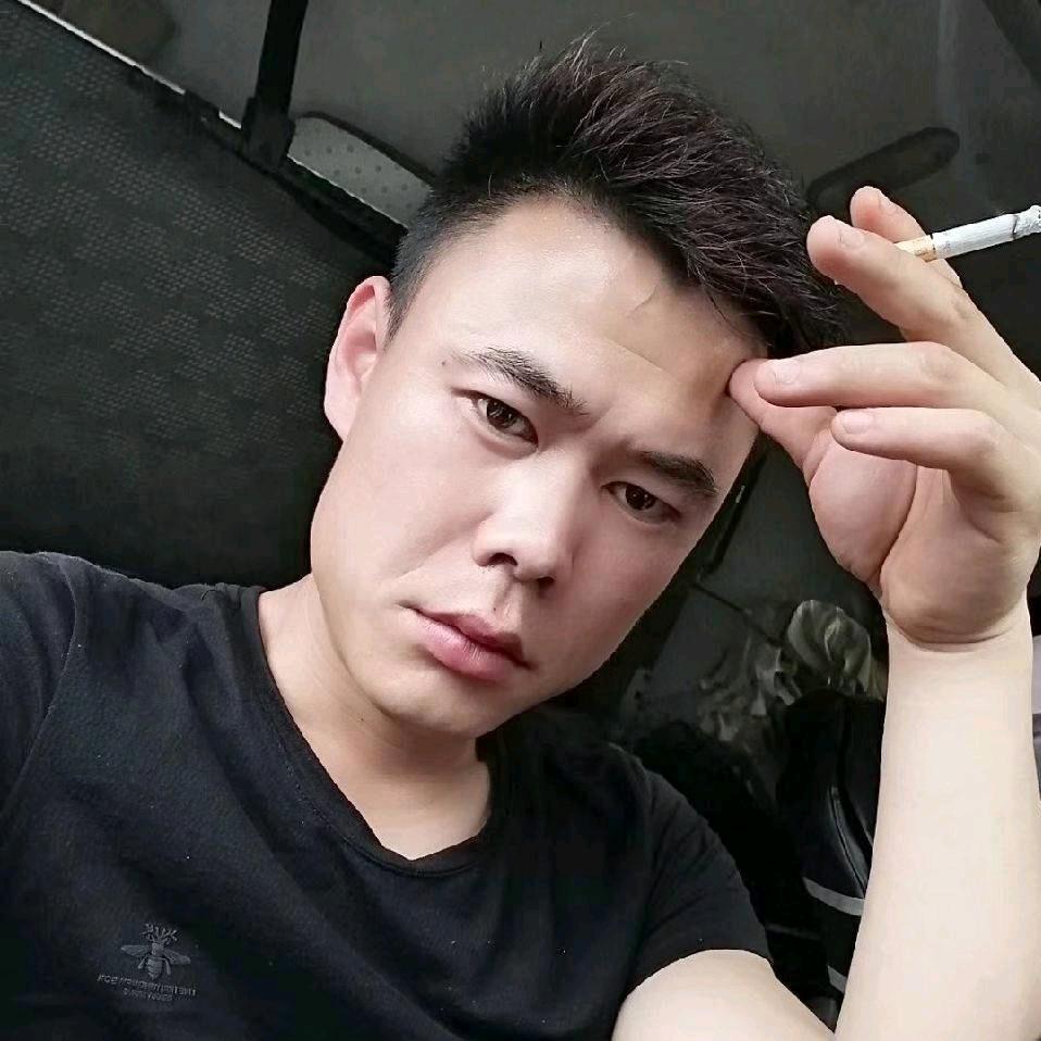 @伟