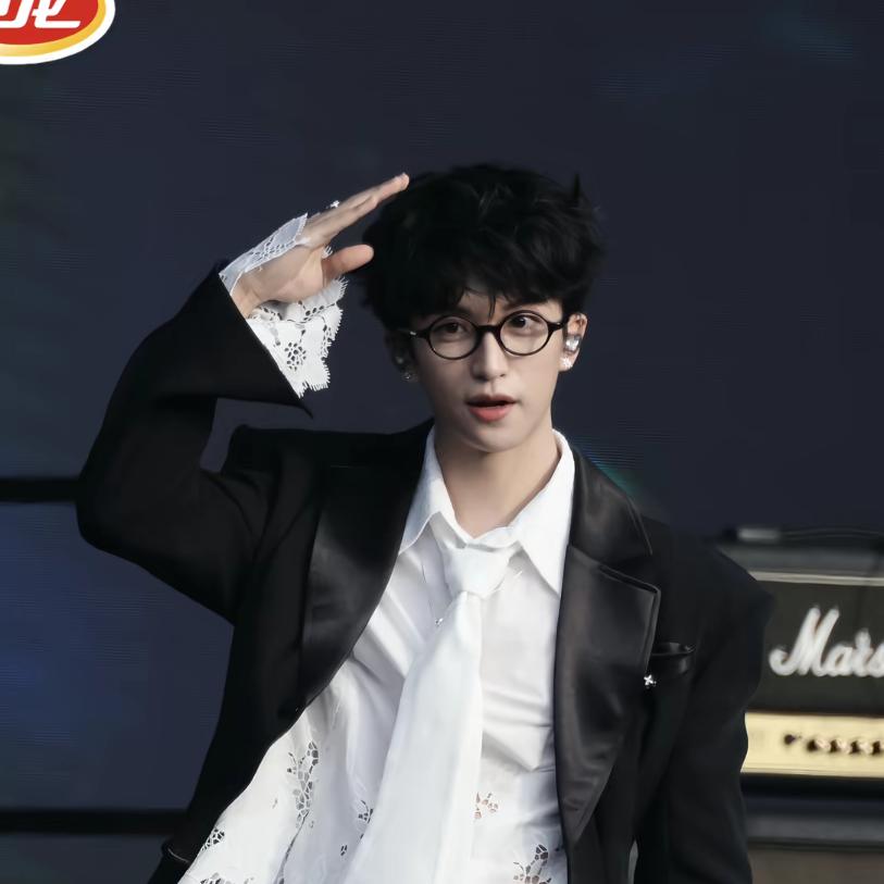 Resse（见过王源⁴黄子版）