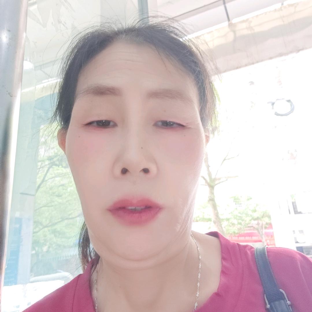 余英晚上8点半开播