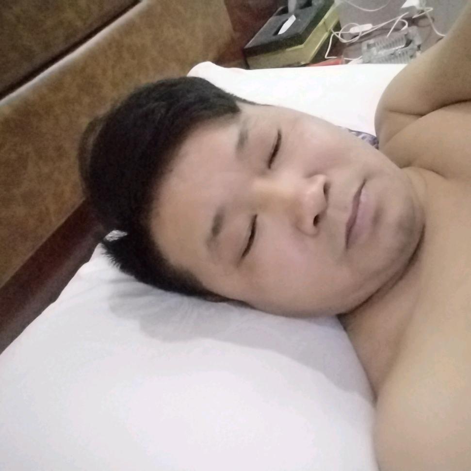 天在下雨我在想你，