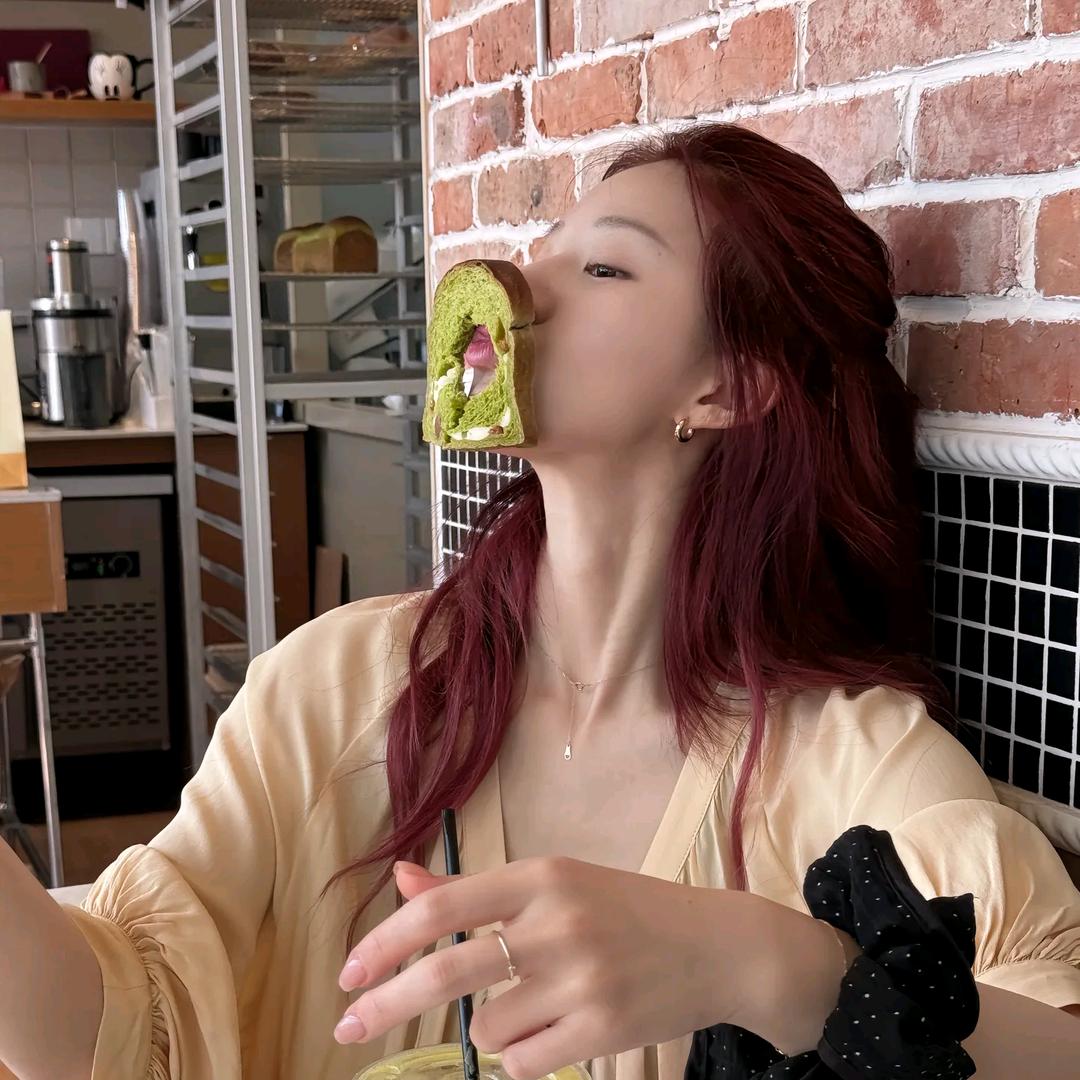 黑的发白的鸽子