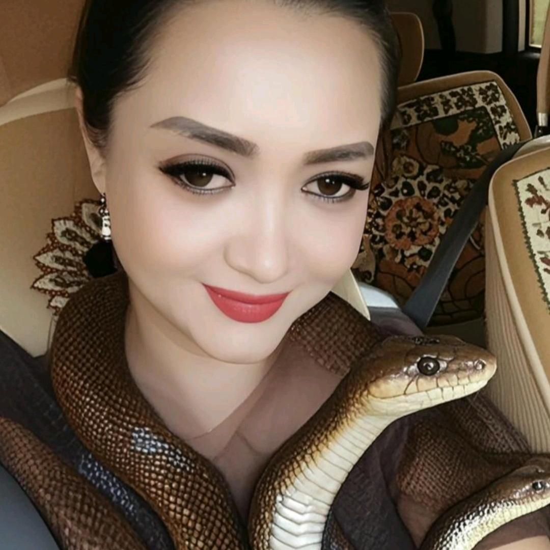 蛇女