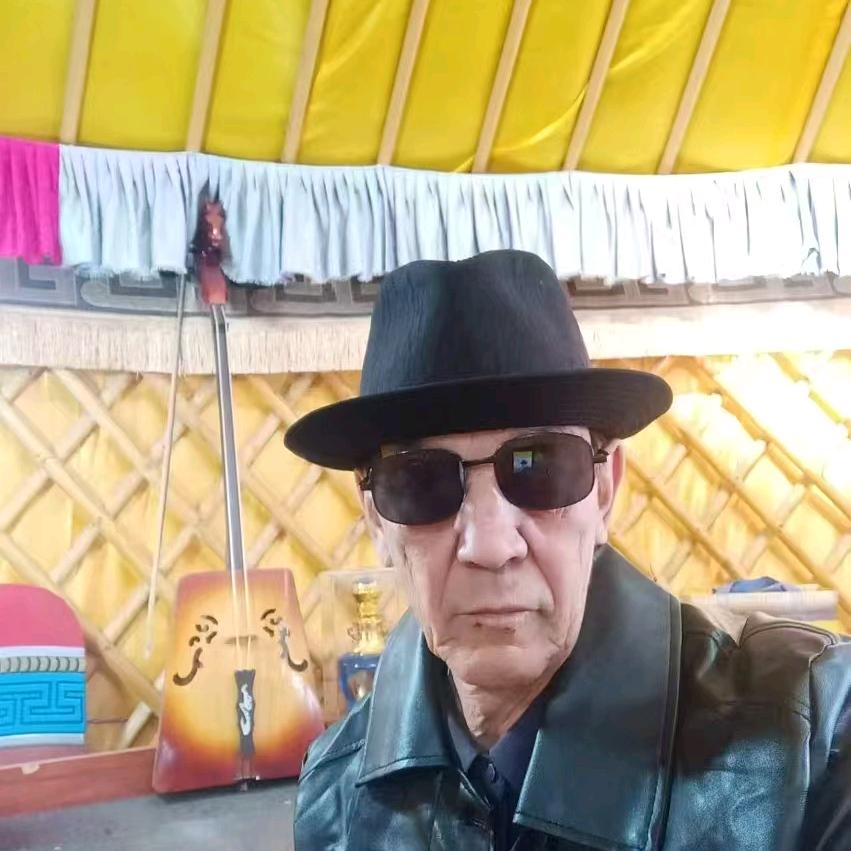 蓝天白云绿地🎸