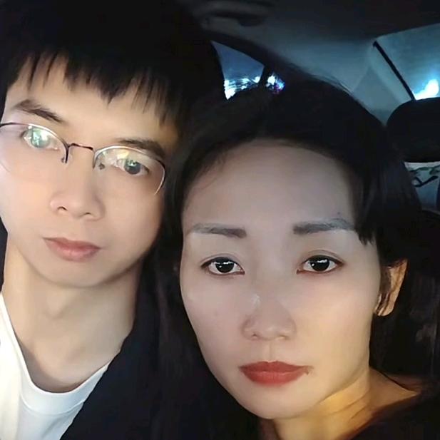 岑晨夫妇
