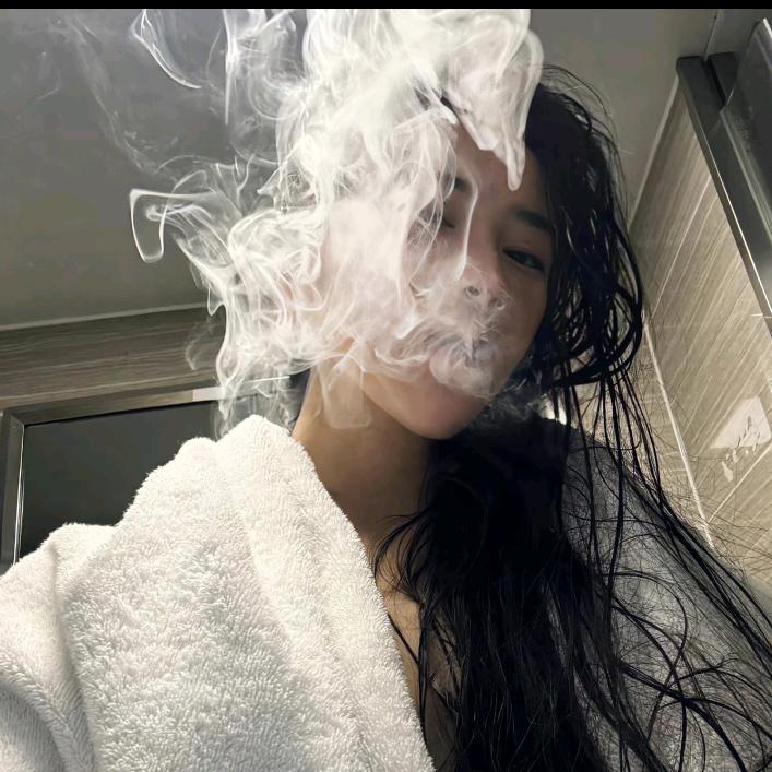 欢欢.