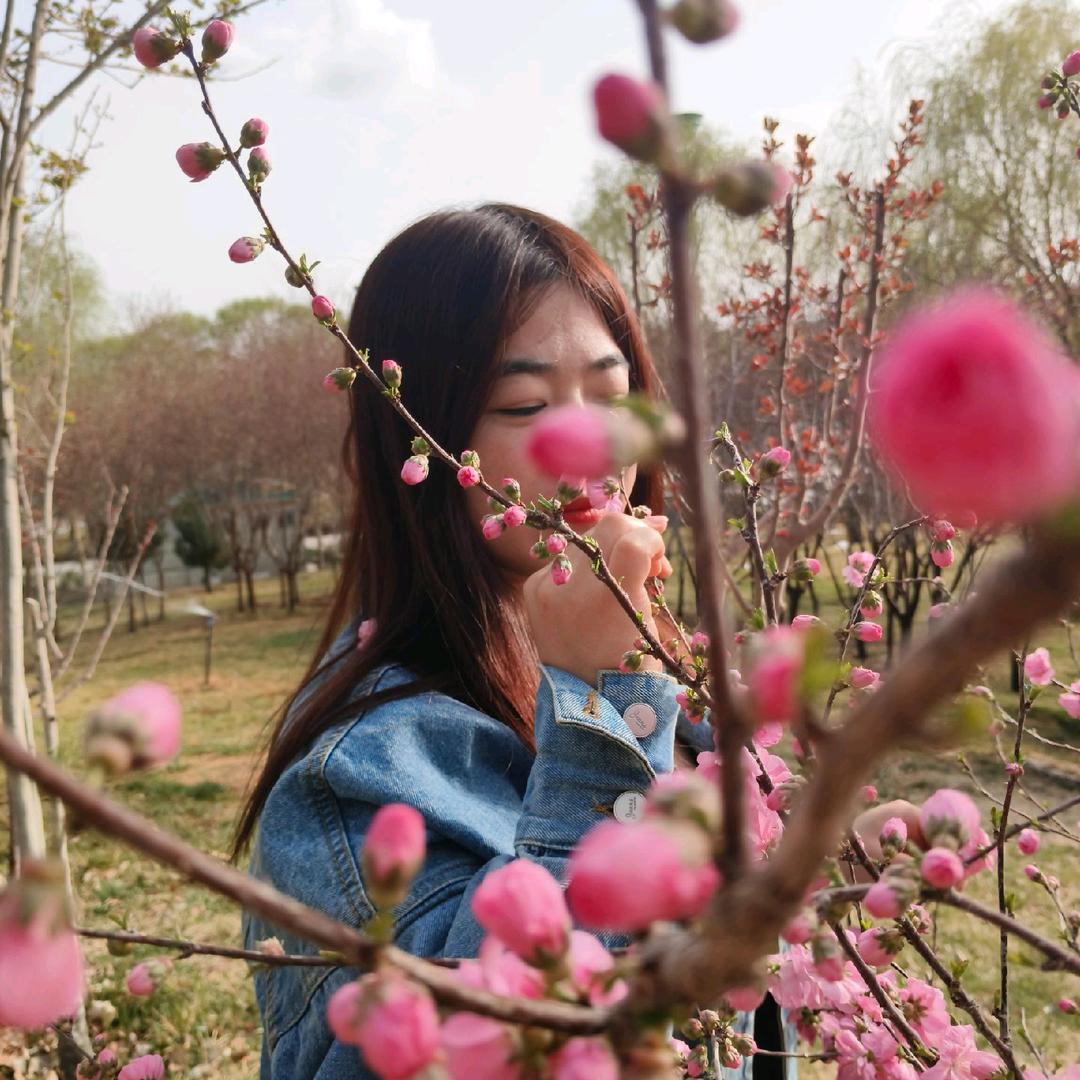 库尔勒小货车女司机冰冰