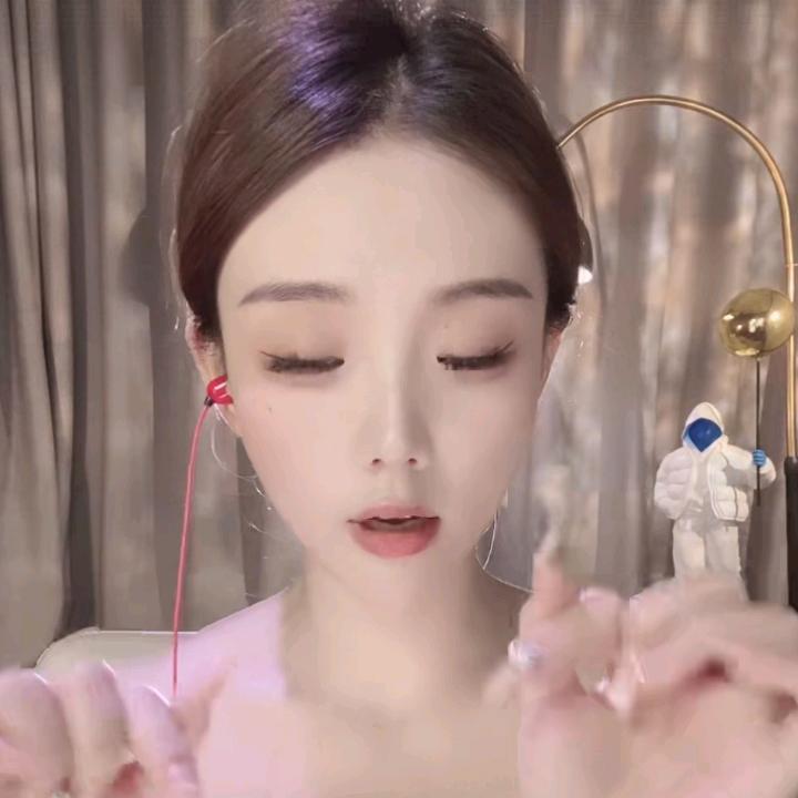 江明亮，相伴永远，🌺🍀☘️🌹☘️