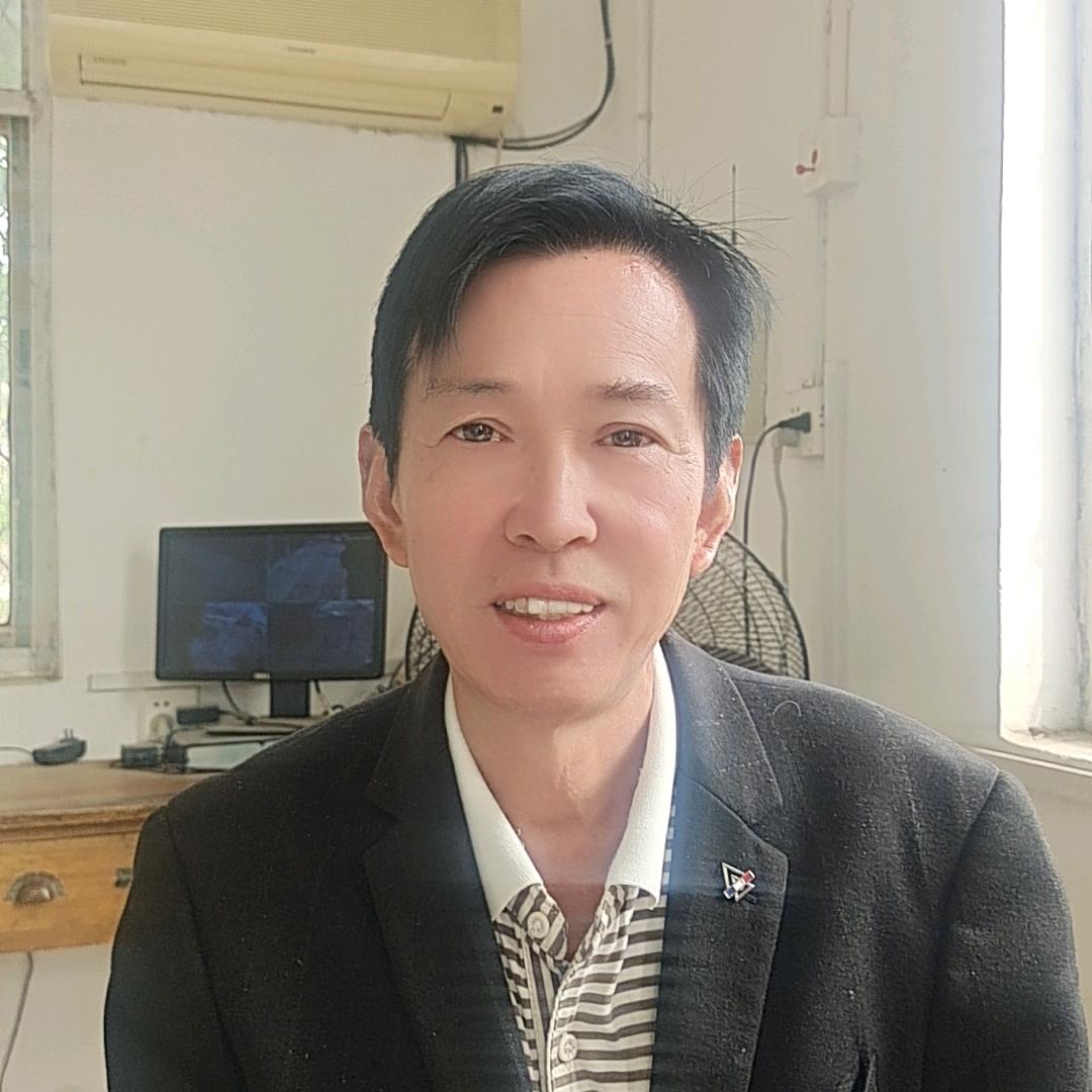 袁化君