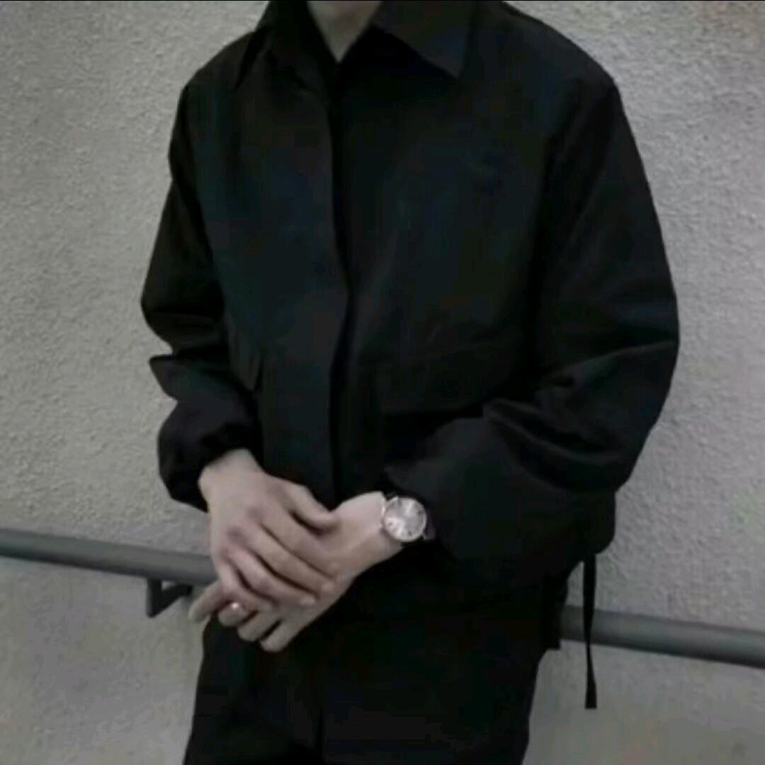 贾龙.