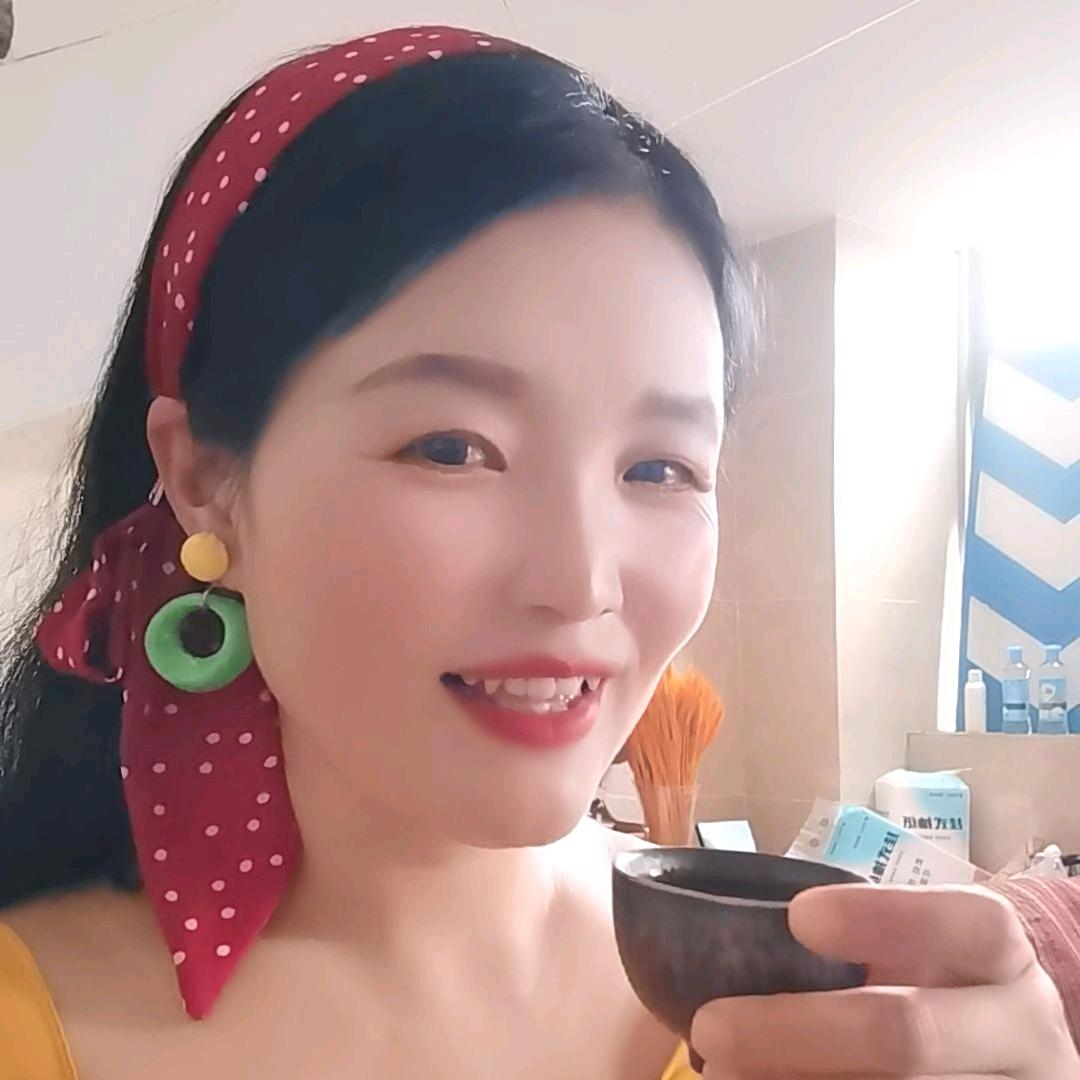 风含情水含笑