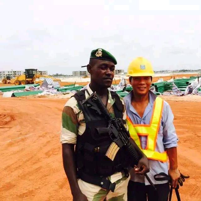 走噻。国外干个七八年！