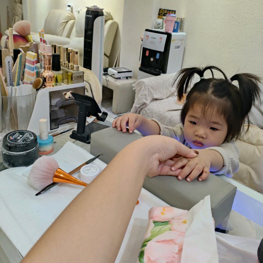 小妍妍宝贝正在（努力中）