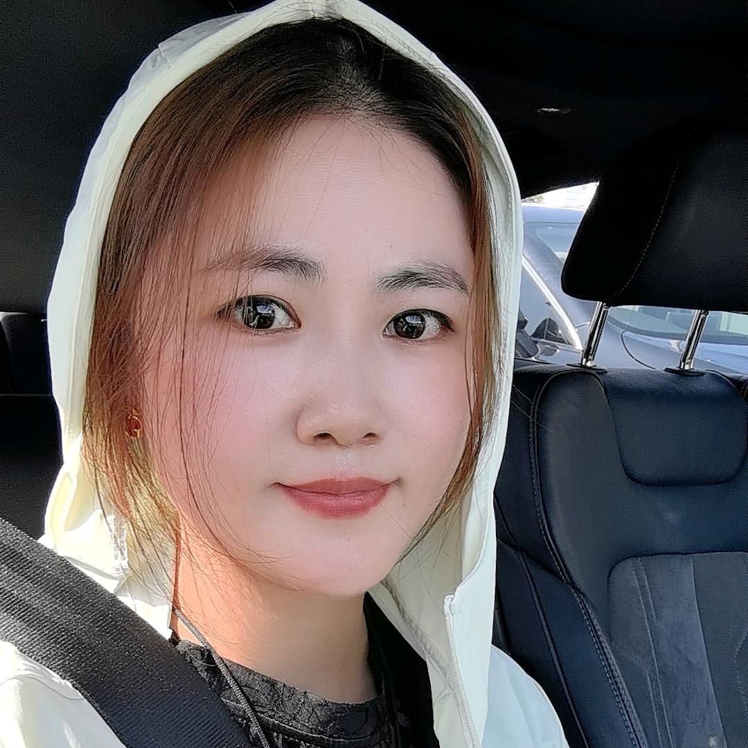 卖家具的小姐姐