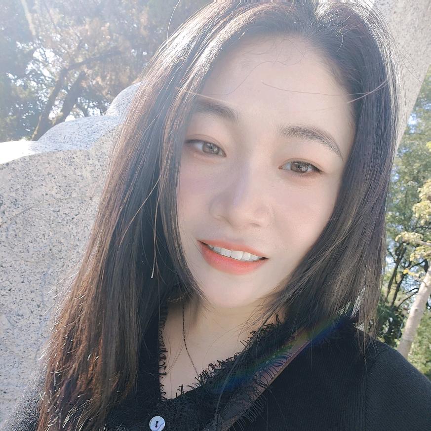 莹莹