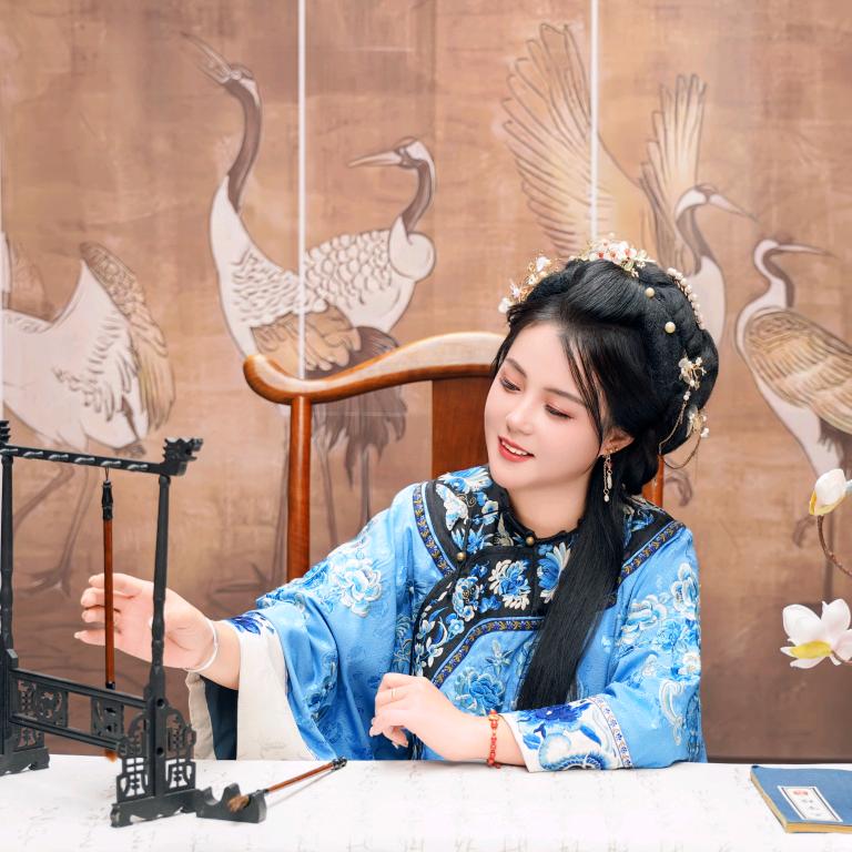 化妆,美甲美睫☞乔雅丽