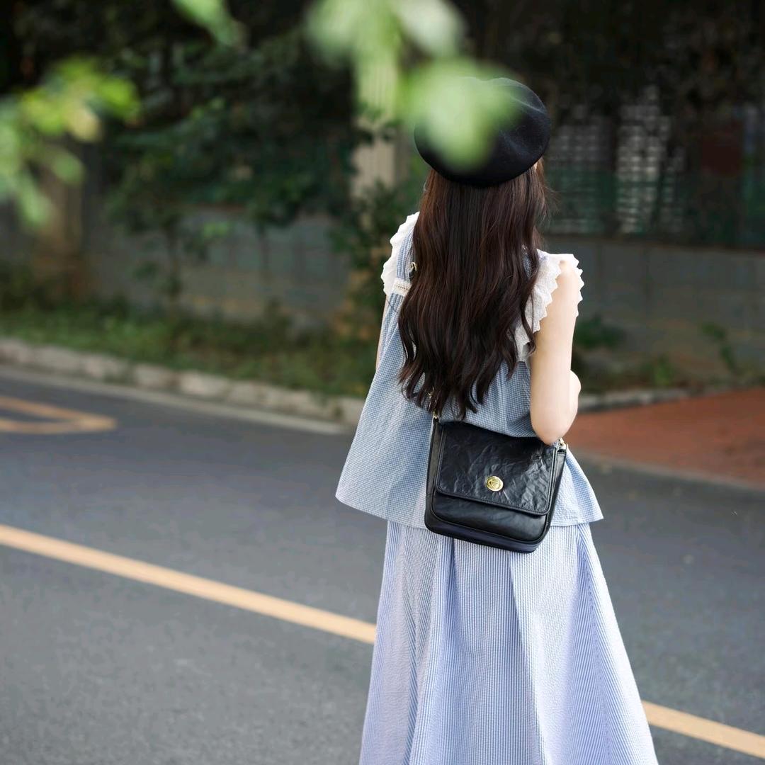 依一青子。