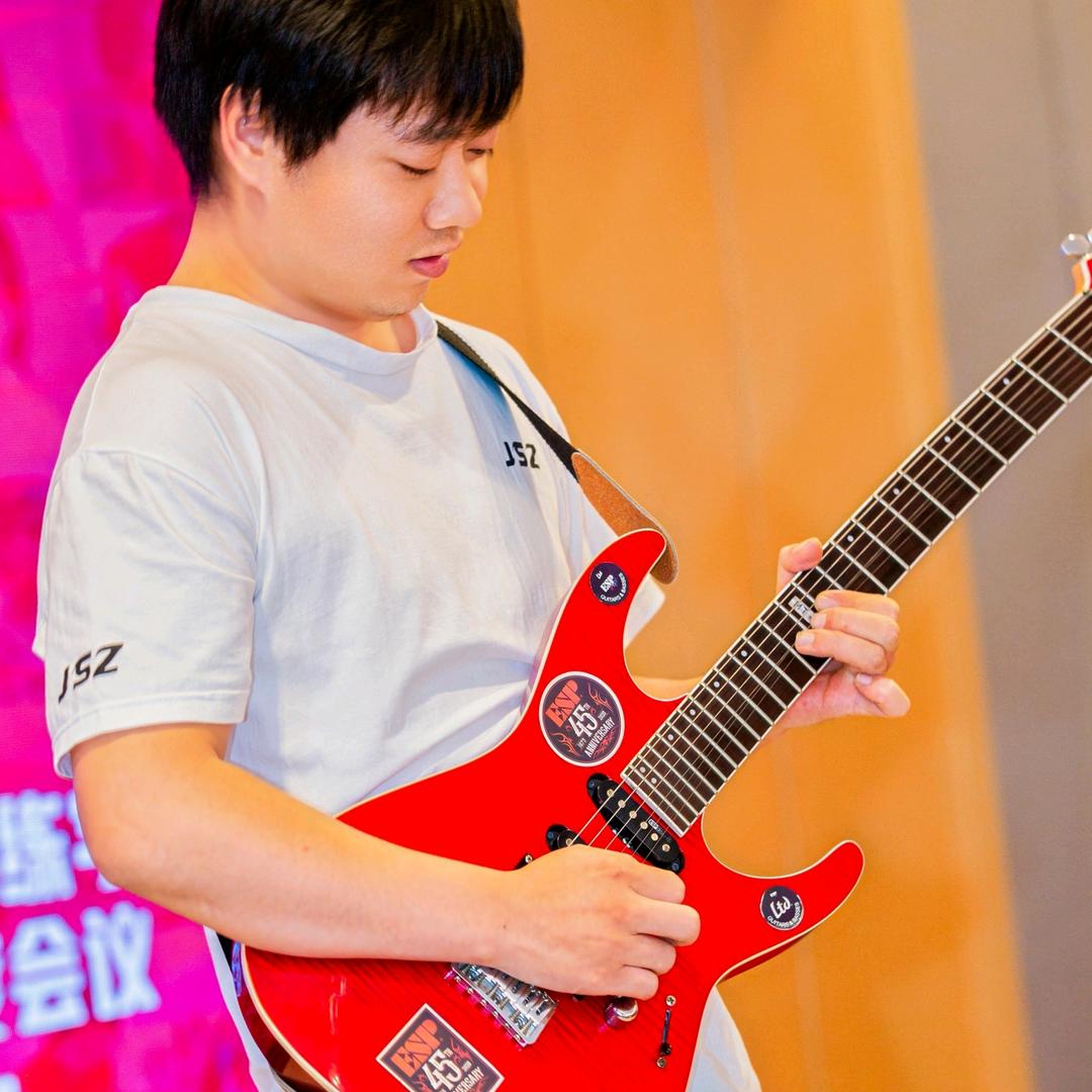 云南昆明金手指吉他 杨红彬